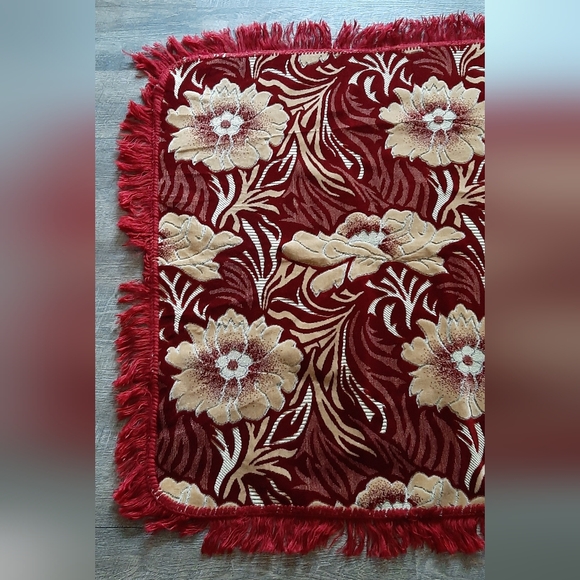 Gorgeous Burgundy & Gold Embossed Velvet Throw Blanket With Fringes Wall Hanging - Picture 3 of 5